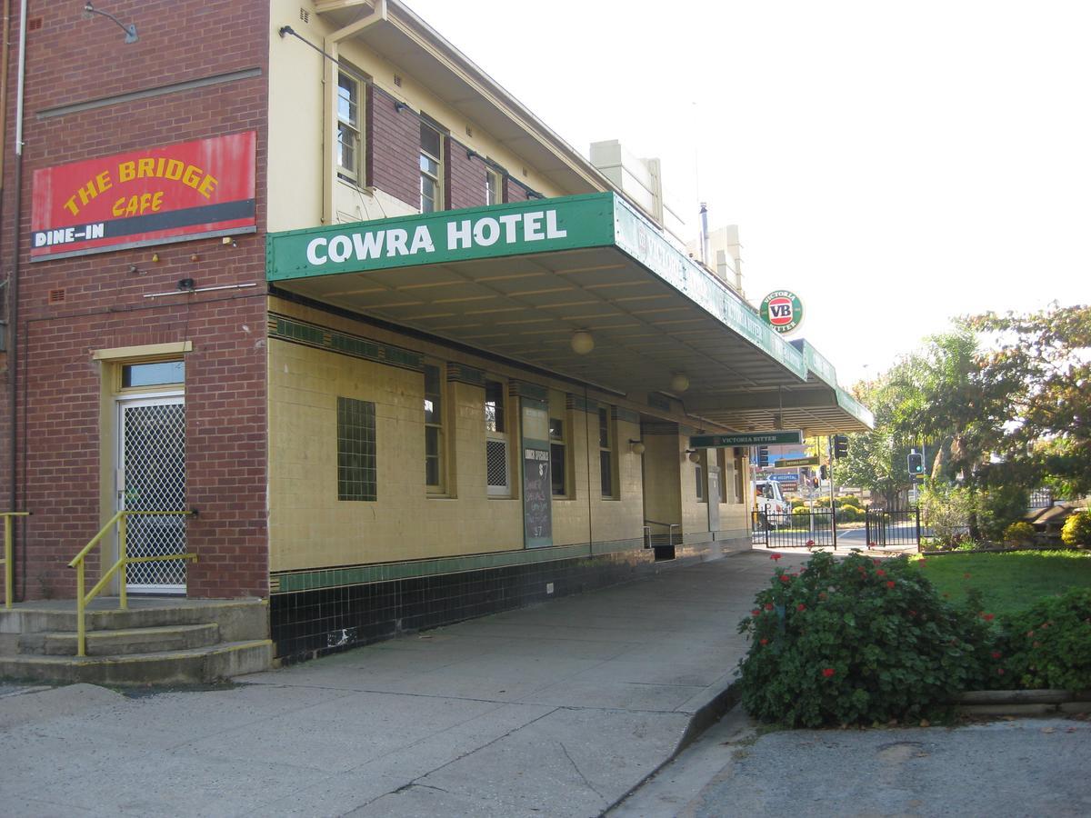 The Cowra Hotel מראה חיצוני תמונה